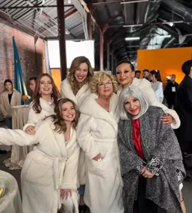 'Sihirli Annem' yıllar sonra sinema oluyor! Defne Joy Foster sürprizi 3 sihirli annem yillar sonra sinema oluyor defne joy foster surprizi 1 Mru8ZK9a