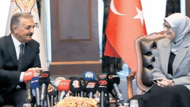 siyasi partilerde ilklerin bayrami MyRbeTem