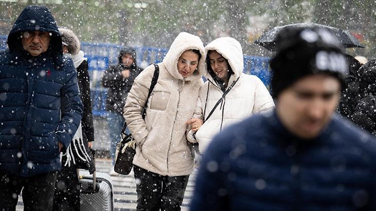 Son dakika... Ankara nisanda beyaza büründü, okullar tatil edildi! Meteoroloji 25 kenti 'sarı' kodla uyardı 16 son dakika ankara nisanda beyaza burundu okullar tatil edildi meteoroloji 25 kenti sari kodla C4AytaL3