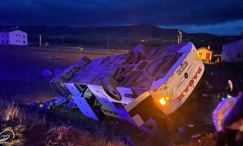 Son dakika: Sivas'ta otobüs kazası! Meyyit ve yaralılar var 1 son dakika sivasta otobus kazasi meyyit ve yaralilar var MLJZncGf