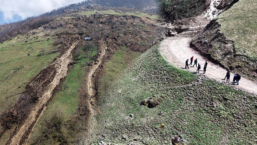 Trabzon’da tüyleri ürperten olay! Jandarma siren ve anonsla vatandaşları kurtardı