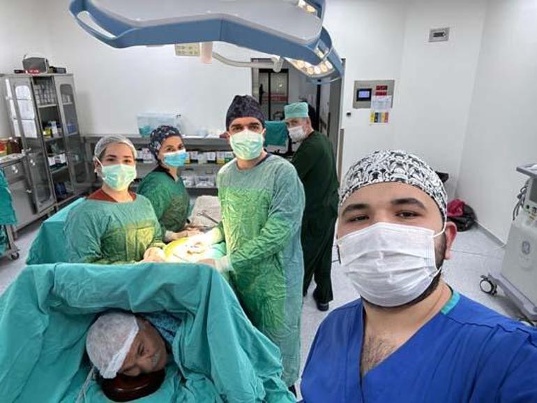 Türkiye'de gerçekleşen sıra dışı ameliyat! Manzaralar şaşırttı 3 turkiyede gerceklesen sira disi ameliyat manzaralar sasirtti 1 qeVTVv1f