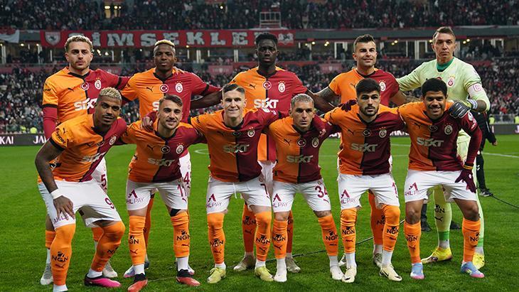 Ümit Karan'dan Galatasaraylı yıldız hakkında dikkat çeken kelamlar: İnsanın akıl istikrarıyla oynar! 1 umit karandan galatasarayli yildiz hakkinda dikkat ceken kelamlar insanin akil istikrariyla oynar gGGlu15N