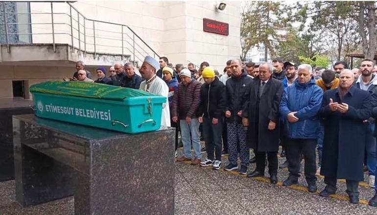 Uydurma içkiden entübe edilen Taha Adem hayatını kaybetti: 'Gözlerim görmüyor' diye bağırıyordu 3 uydurma ickiden entube edilen taha adem hayatini kaybetti gozlerim gormuyor diye bagiriyordu 1 yWH5wDZU