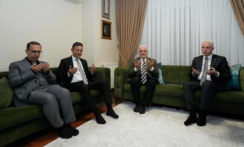 Vali Gül'den şehit savcı Kiraz'ın ailesine ziyaret 1 vali gulden sehit savci kirazin ailesine ziyaret JmzrEpII