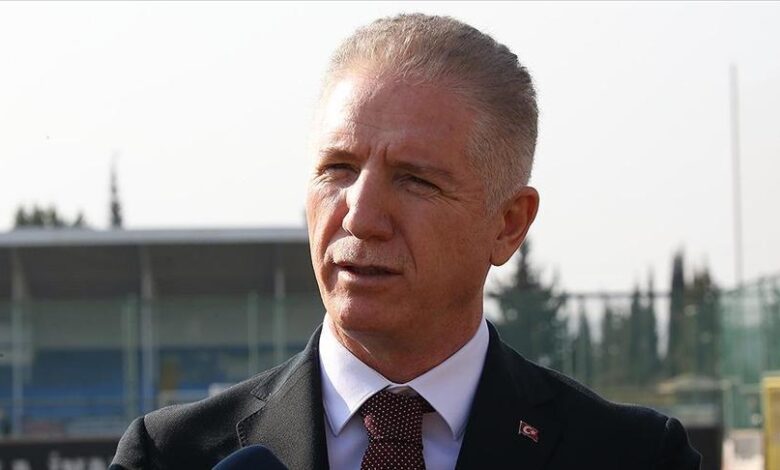 Vali Gül'den yeğeni olduğunu tez eden çakarlı araç şoförüne ait açıklama 1 vali gulden yegeni oldugunu tez eden cakarli arac soforune ait aciklama 7yxcA9B4