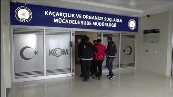 Van'da dev operasyon! Çok sayıda silah ve mühimmat ele geçirildi 3 vanda dev operasyon cok sayida silah ve muhimmat ele gecirildi 1 WniwRI1X