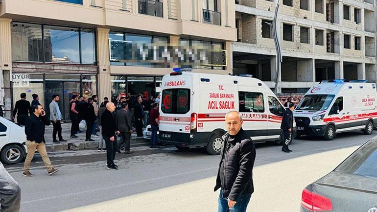 Van'da mağazaya silahlı saldırı! Meyyit ve yaralılar var 3 vanda magazaya silahli saldiri meyyit ve yaralilar var 1 pBTrc5cW