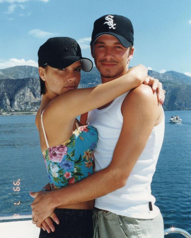 Victoria Beckham 51. yaşına girdi! David Beckham'dan romantik paylaşım 4 victoria beckham 51 yasina girdi david beckhamdan romantik paylasim 2 czBmm7ZN