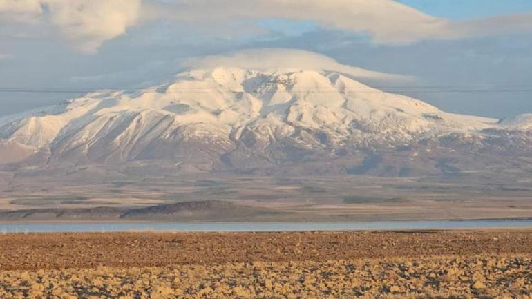 Yer: Bitlis! Süphan Dağı’nın doruğunda görüntülendi 2 yer bitlis suphan daginin dorugunda goruntulendi 0 E5vCr8iv