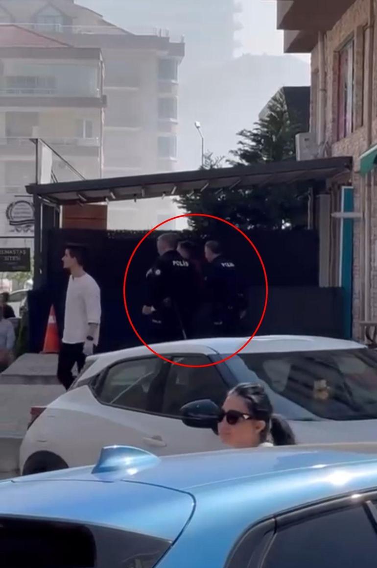 Yer: Bursa! Kendi konutunu kundakladı, sokağa çıkıp yangını izlerken yakalandı 3 yer bursa kendi konutunu kundakladi sokaga cikip yangini izlerken yakalandi 1 s5krvKmN
