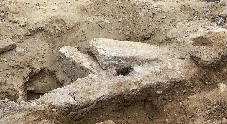 Yol çalışması sırasında bulundu! İnsan kemikleri Roma periyoduna ilişkin çıktı 2 yol calismasi sirasinda bulundu insan kemikleri roma periyoduna iliskin cikti 0 a1q2InEp