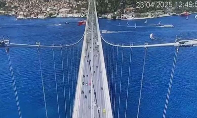 Zelzele 15 Temmuz Şehitler Köprüsü'nün kamerasına bu türlü yansıdı 1 zelzele 15 temmuz sehitler koprusunun kamerasina bu turlu yansidi TM6LfMXK