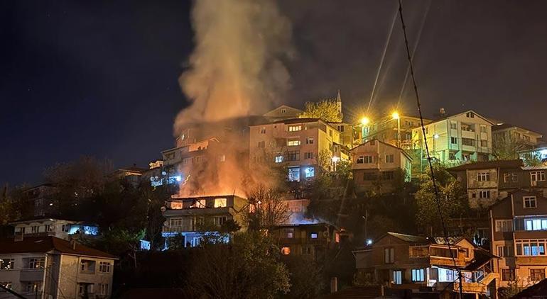 Zonguldak'ta iki katlı binada yangın! 1 kişi hayatını kaybetti 3 zonguldakta iki katli binada yangin 1 kisi hayatini kaybetti 1 eI9WsPc7