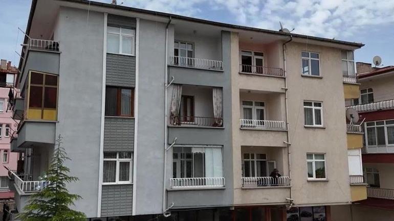 11 yıl sonra derin dondurucudan cesedi çıkmıştı! Kardeşlerden vahim tez: 'Özel eşyalarının içinden not çıktı' 3 11 yil sonra derin dondurucudan cesedi cikmisti kardeslerden vahim tez ozel esyalarinin icinden not tbQgmneu