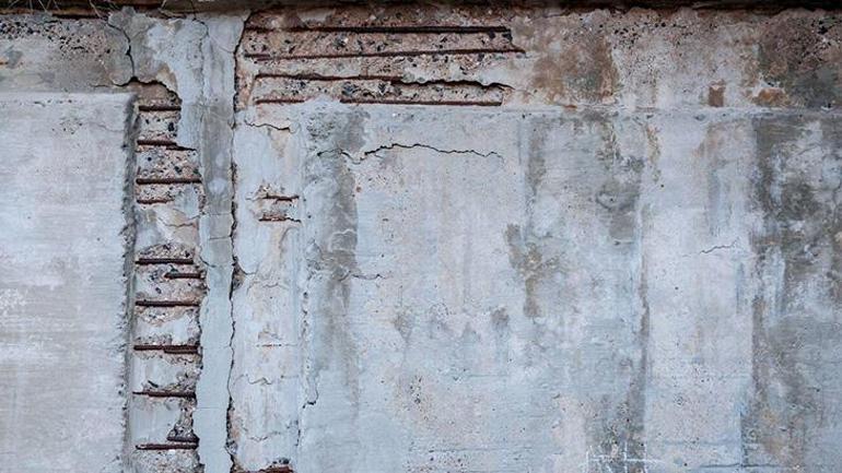 1999'da binaları birebir yanılgı yıkmış! Boyasızsa çürüyor: '2 yılda kum üzere dağıtır' 5 1999da binalari birebir yanilgi yikmis boyasizsa curuyor 2 yilda kum uzere dagitir 3