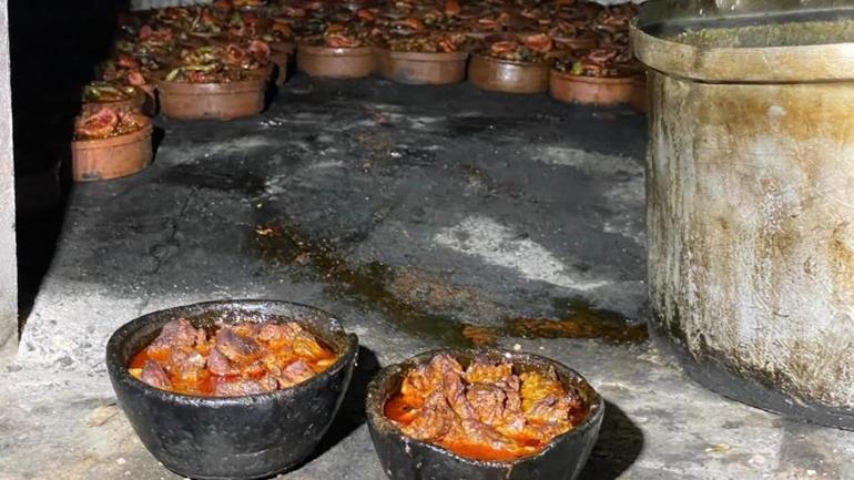 400 yıllık sır! Yalnızca cuma günleri açılıyor, Türkiye'nin dört bir yanından akın ediyorlar 2 400 yillik sir yalnizca cuma gunleri aciliyor turkiyenin dort bir yanindan akin ediyorlar 0