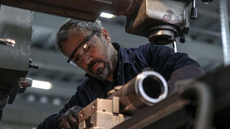 Askerde çizdi, fabrika kurdu! 70 ülke onun peşinde: Büsbütün benim yapıtım 2 askerde cizdi fabrika kurdu 70 ulke onun pesinde busbutun benim yapitim 0 EQnD57Eq