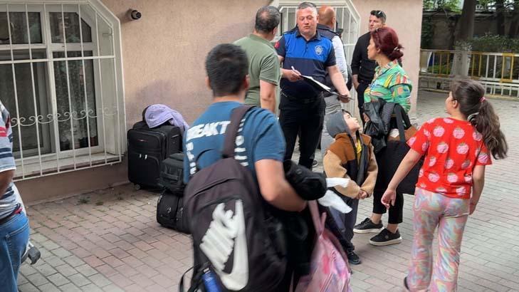 Avcılar'da kolonları burkulan 4 katlı bina tahliye edilerek mühürlendi 10 avcilarda kolonlari burkulan 4 katli bina tahliye edilerek muhurlendi 8 uMyOG2zy