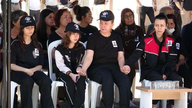 Babalarına, üniformasını giyerek veda ettiler! Gözyaşları sel oldu 5 babalarina uniformasini giyerek veda ettiler gozyaslari sel oldu 3 lfRrniGl