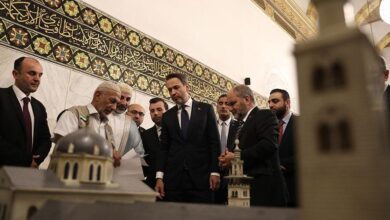 bakan bayraktar samda emevi mescidini ziyaret etti MWnlmrzc