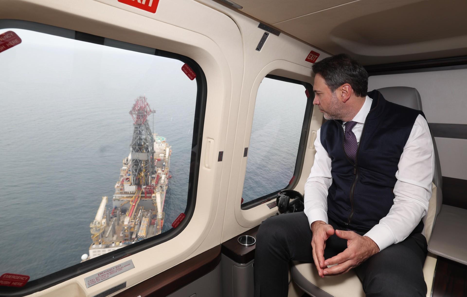 Bakan Bayraktar’dan Albdülhamid Han’a ziyaret: 4 milyon hanenin muhtaçlığı Karadeniz’den