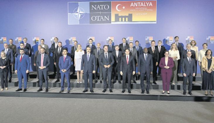 Bakan Fidan: Avrupa güvenlik mimarisinde kıymetli rol oynamayı sürdüreceğiz 1 bakan fidan avrupa guvenlik mimarisinde kiymetli rol oynamayi surdurecegiz dMCNYz8G