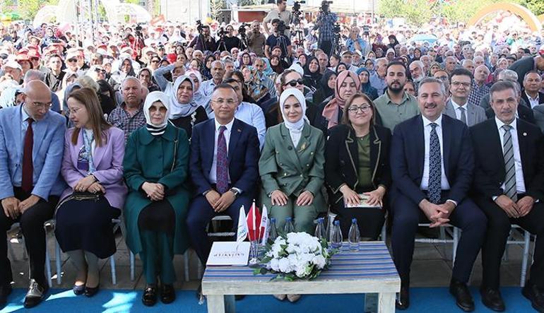 Bakan Göktaş: Ülkemizin dört bir yanında aileyi merkez alan projeler hayata geçiriyoruz 2 bakan goktas ulkemizin dort bir yaninda aileyi merkez alan projeler hayata geciriyoruz 0 UwVZ2zhg