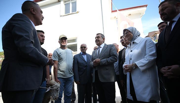 Bakan Tekin, Balıkesir'de cemevi ve MHP Vilayet Başkanlığını ziyaret etti 1 bakan tekin balikesirde cemevi ve mhp vilayet baskanligini ziyaret etti