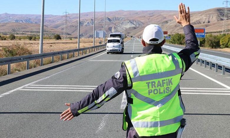 bakan yerlikaya 498 bin 666 araca surucuye surec yapildi bC9RwcG9