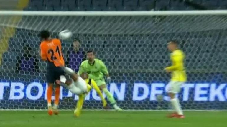 Başakşehir - Fenerbahçe maçı sonrası eski hakemlerden penaltı ve gol iptali çıkışı! '2 kırmızı kartı atladı' 10 basaksehir fenerbahce maci sonrasi eski hakemlerden penalti ve gol iptali cikisi 2 kirmizi 7WcI9Nnf