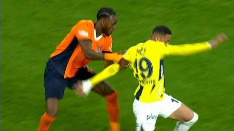 Başakşehir - Fenerbahçe maçı sonrası eski hakemlerden penaltı ve gol iptali çıkışı! '2 kırmızı kartı atladı' 17 basaksehir fenerbahce maci sonrasi eski hakemlerden penalti ve gol iptali cikisi 2 kirmizi AAGzyZXd