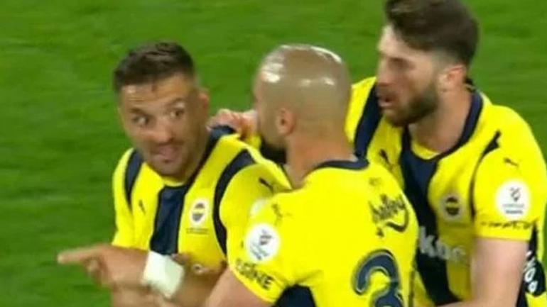 Başakşehir - Fenerbahçe maçı sonrası eski hakemlerden penaltı ve gol iptali çıkışı! '2 kırmızı kartı atladı' 13 basaksehir fenerbahce maci sonrasi eski hakemlerden penalti ve gol iptali cikisi 2 kirmizi tUGvCJqt