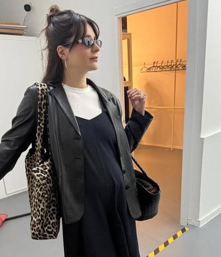 Bebeğini kucağına almak için gün sayıyor! Meriç Aral'dan yeni poz 3 bebegini kucagina almak icin gun sayiyor meric araldan yeni poz 1 I8ePgWP5