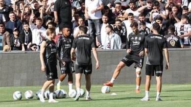 besiktas taraftarinin onunde calisti jSRJvdbD
