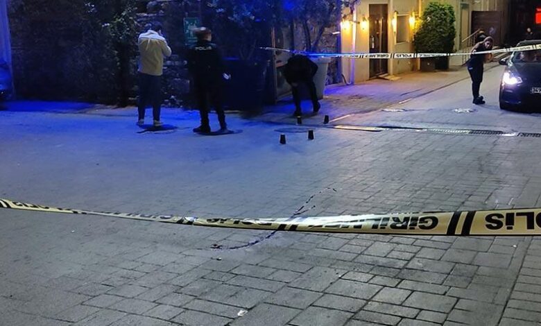 Beşiktaş'ta birebir caddede ikinci silahlı saldırı! Şüpheliler aranıyor 1 besiktasta birebir caddede ikinci silahli saldiri supheliler araniyor OwuqNKUr