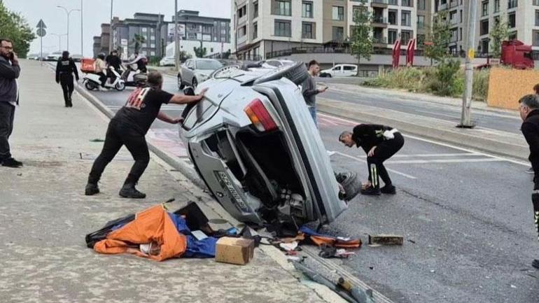 Beylikdüzü'nde feci kaza! Evvel aykırı şeride daldı, akabinde 2 araca çarptı 3 beylikduzunde feci kaza evvel aykiri seride daldi akabinde 2 araca carpti 1 ThD8mtcM
