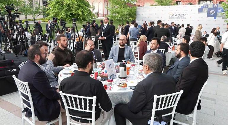 Bilal Erdoğan: Geleceğin parlak fikir insanlarını yetiştirebilen bir kurum olmayı hedefliyoruz 2 bilal erdogan gelecegin parlak fikir insanlarini yetistirebilen bir kurum olmayi hedefliyoruz 0 AfggtlqK