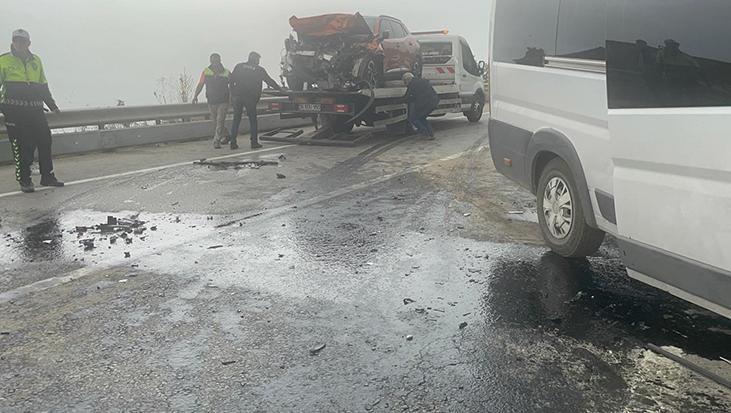 Bursa'da personel servis minibüsü ile araba çarpıştı: 2’si ağır, 12 yaralı 1 bursada personel servis minibusu ile araba carpisti 2si agir 12 yarali 2hz44XUJ