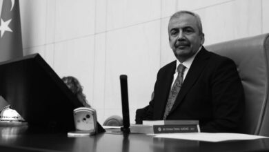 canli anlatim son dakika sirri sureyya oncuye veda 5c2OWIsE