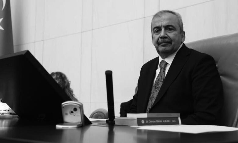 CANLI ANLATIM Son dakika... Sırrı Süreyya Öncü'ye veda 1 canli anlatim son dakika sirri sureyya oncuye veda 5c2OWIsE