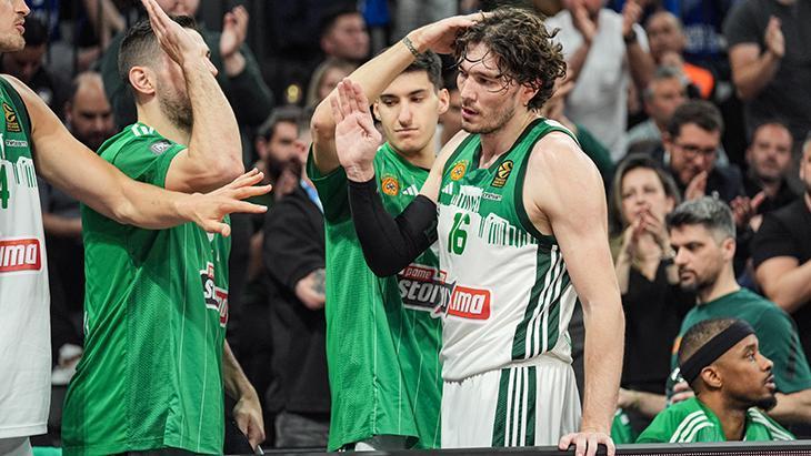 Cedi Osman: Ergin Ataman'a yaptıkları utanç verici! 1 cedi osman ergin atamana yaptiklari utanc verici p1AVKa1z