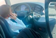 cep telefonu ile konusan otobus surucusune buyuk sok esUhi5wy