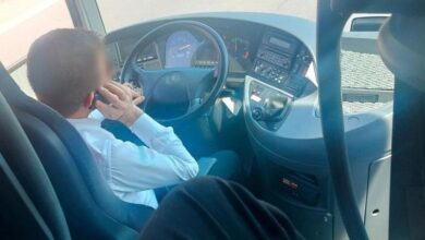 cep telefonu ile konusan otobus surucusune buyuk sok esUhi5wy