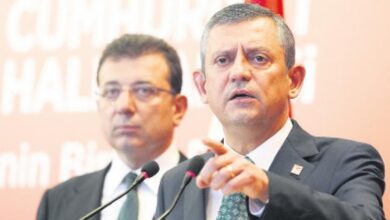 chpli kurmaylardan ozel ile imamoglunun ortasi acik argumanina karsilik yoldaslik bagi ile baglilar 8csybVRp