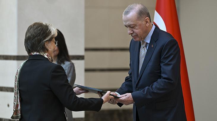Cumhurbaşkanı Erdoğan, 5 ülkenin büyükelçisini kabul etti 14 cumhurbaskani erdogan 5 ulkenin buyukelcisini kabul etti 12 eXP9lZD9