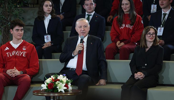 Cumhurbaşkanı Erdoğan, gençler ve ulusal atletlerle bir ortaya geldi 5 cumhurbaskani erdogan gencler ve ulusal atletlerle bir ortaya geldi 3 ydJeOzwq
