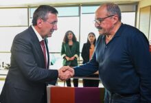 cumhurbaskani yardimcisi yilmazdan sirri sureyya lider icin taziye ziyareti JSvuVRW6