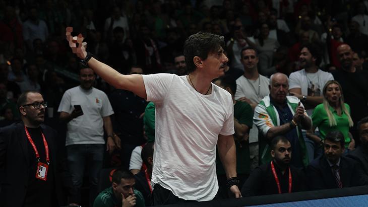 Dimitrios Giannakopoulos, Fenerbahçe Beko maçında çılgına döndü! Skandal el hareketi 4 dimitrios giannakopoulos fenerbahce beko macinda cilgina dondu skandal el hareketi 2 9LSQCruW
