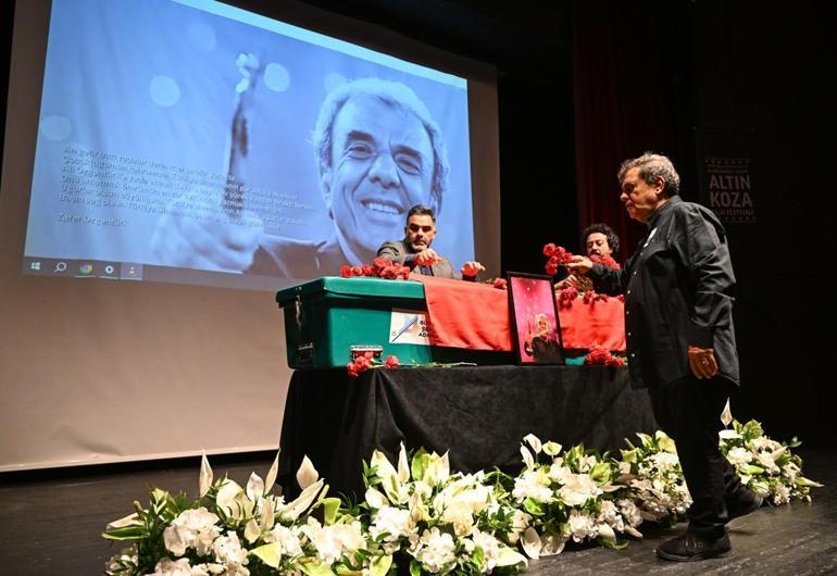 Direktör Ali Özgentürk'e son veda! Adana'da gözyaşlarıyla toprağa verildi 3 direktor ali ozgenturke son veda adanada gozyaslariyla topraga verildi 1 sIJ4OaVt